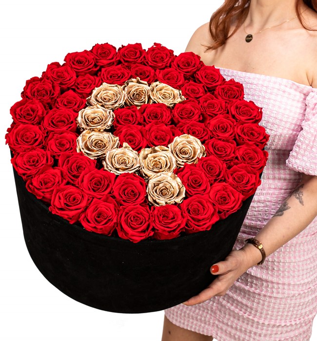 Kişiye Özel Kadife Kutuda Kırmızı Solmayan Güller
